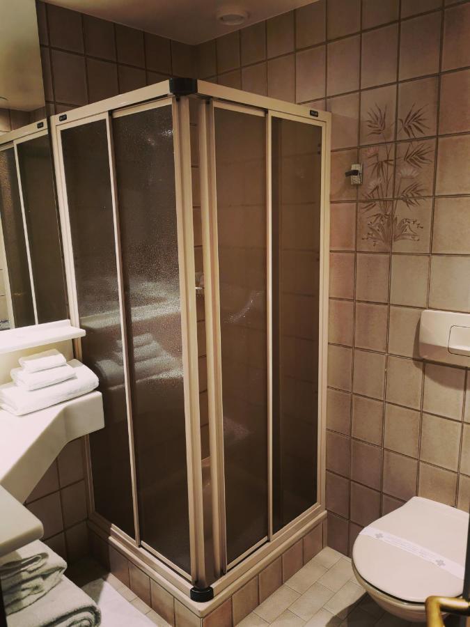 Hotel Fleur-de-Lys La Chaux De Fonds Extérieur photo
